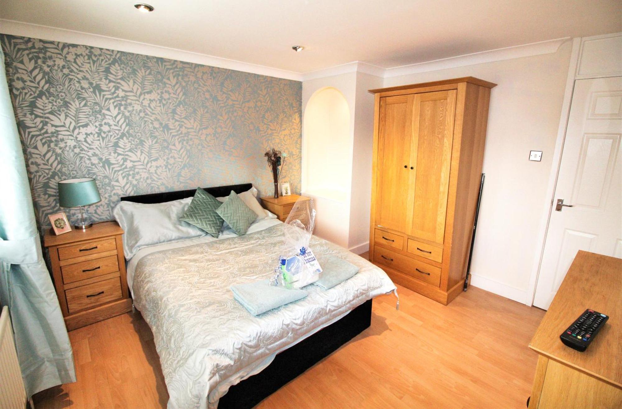 - Hatfield - Great Customer Feedback - 2 Bed Semi Detached House - Private Garden & Parking 2 Cars - Quiet Cul De Sac Location - Dog Friendly - Fast Wifi - Close To Motorway Access Сasa de vacaciones *